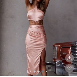 Selfie Leslie dress size M